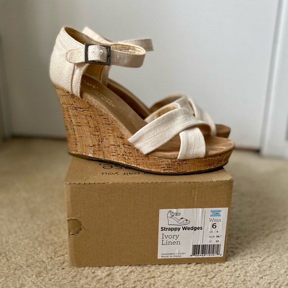TOMS strappy ivory linen sandals - Picture 1 of 7
